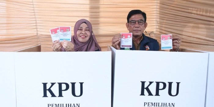 Plt Sekda Aceh Salurkan Hak Suara di TPS Ie Masen Kayee Adang