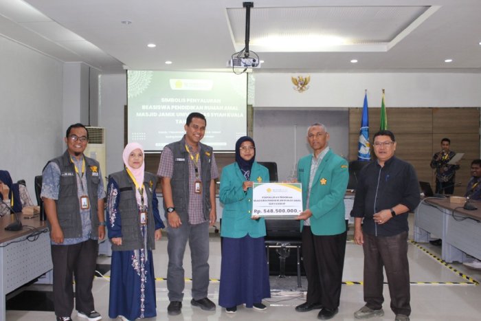 Rumah Amal Masjid Jamik USK Salurkan Beasiswa Rp1,4 Miliar untuk Mahasiswa